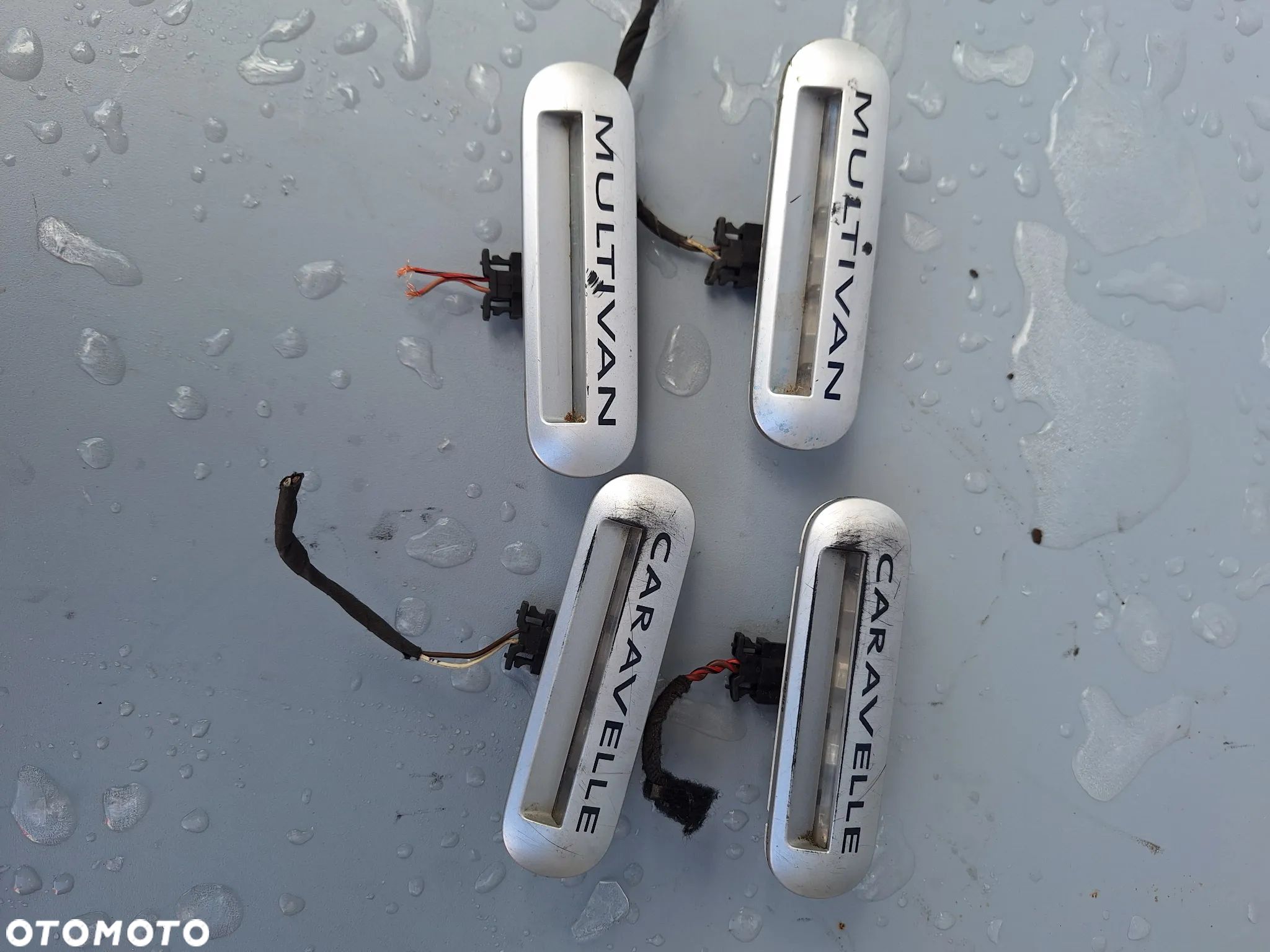 LAMPKA OŚWIETLENIE STOPNIA - VW MULTIVAN CARAVELLE  T5 - 1