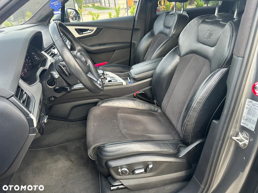 Audi Q7 - 12