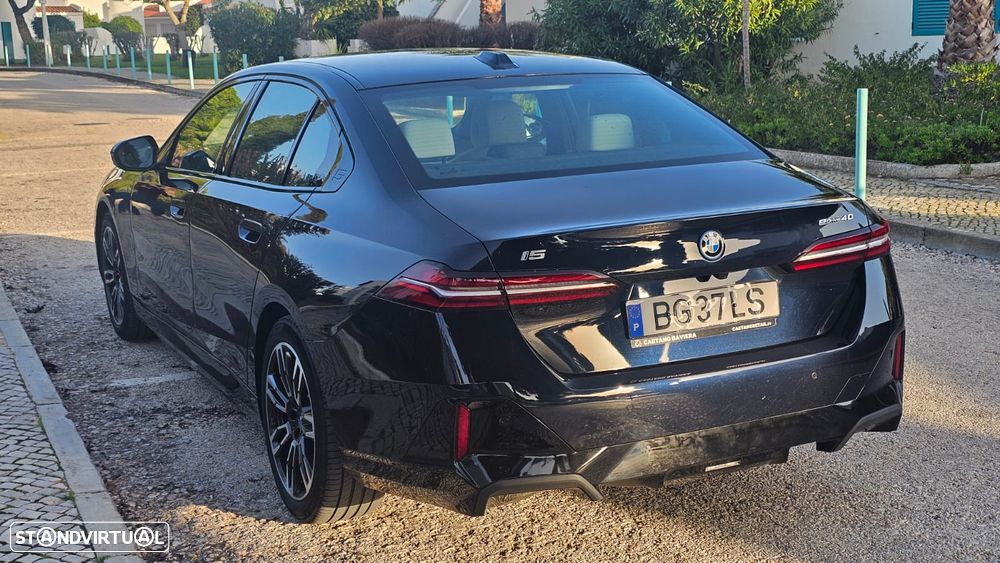 BMW i5 eDrive40 Pack Desportivo M - 23