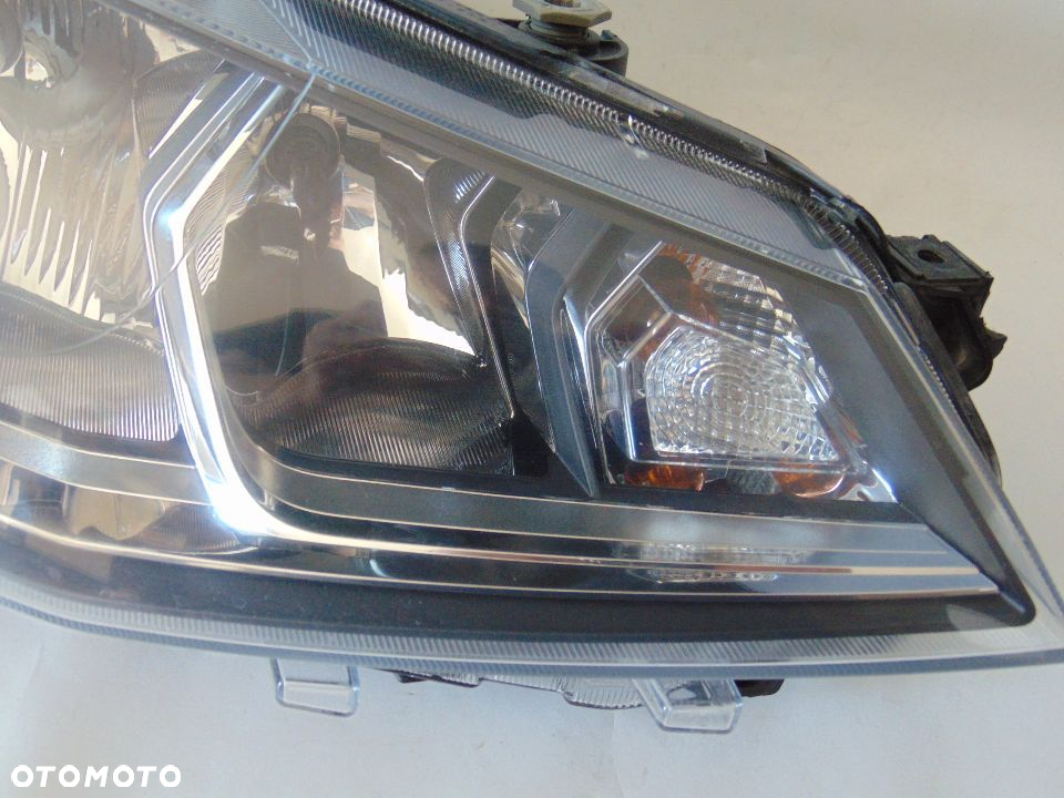 Oryginalna lampa przednia przód prawa 6F1941006A Seat Ibiza 5 V , 17-21r Europa - 7