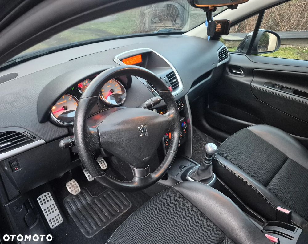 Peugeot 207 - 8