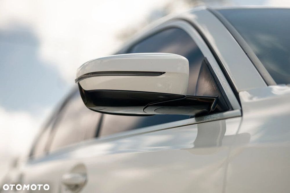 BMW Seria 3 330i xDrive M Sport - 22