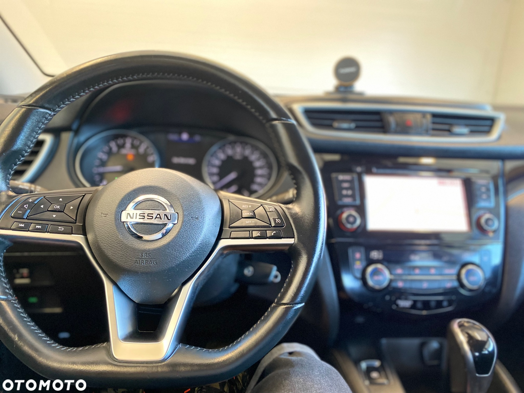 Nissan Qashqai 1.3 DIG-T Acenta DCT - 26