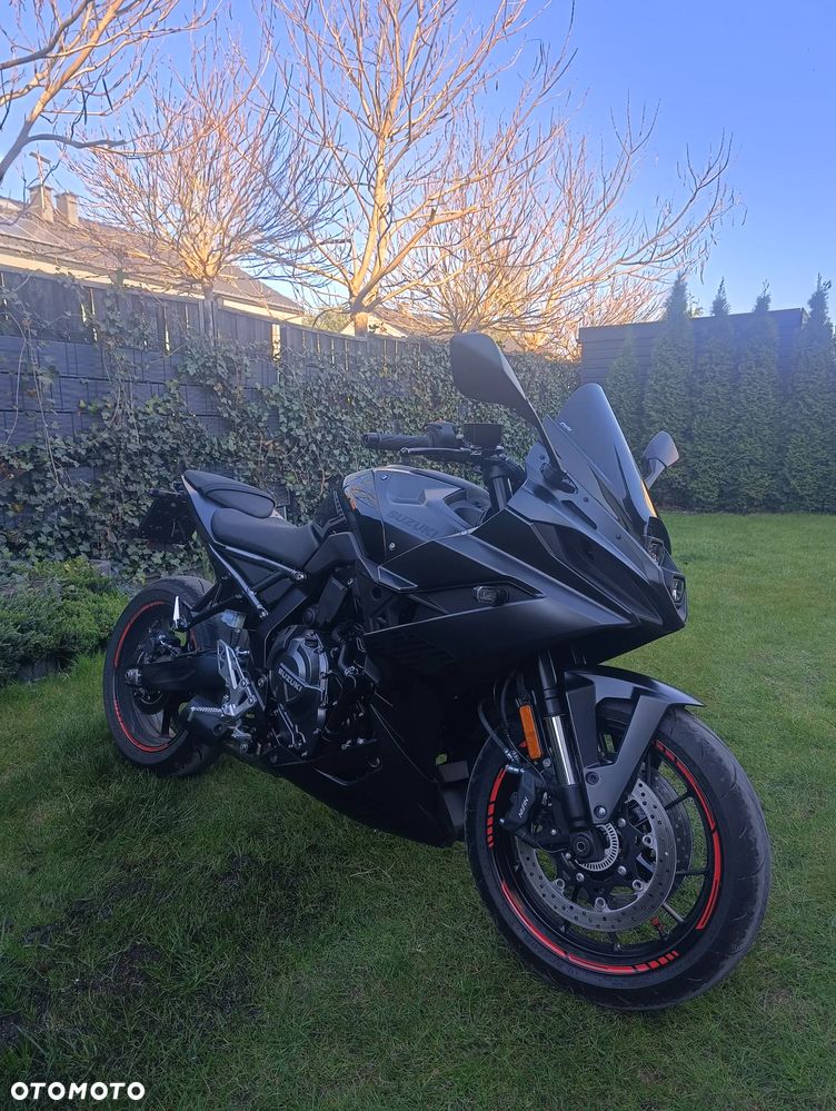 Suzuki GSX-R - 1