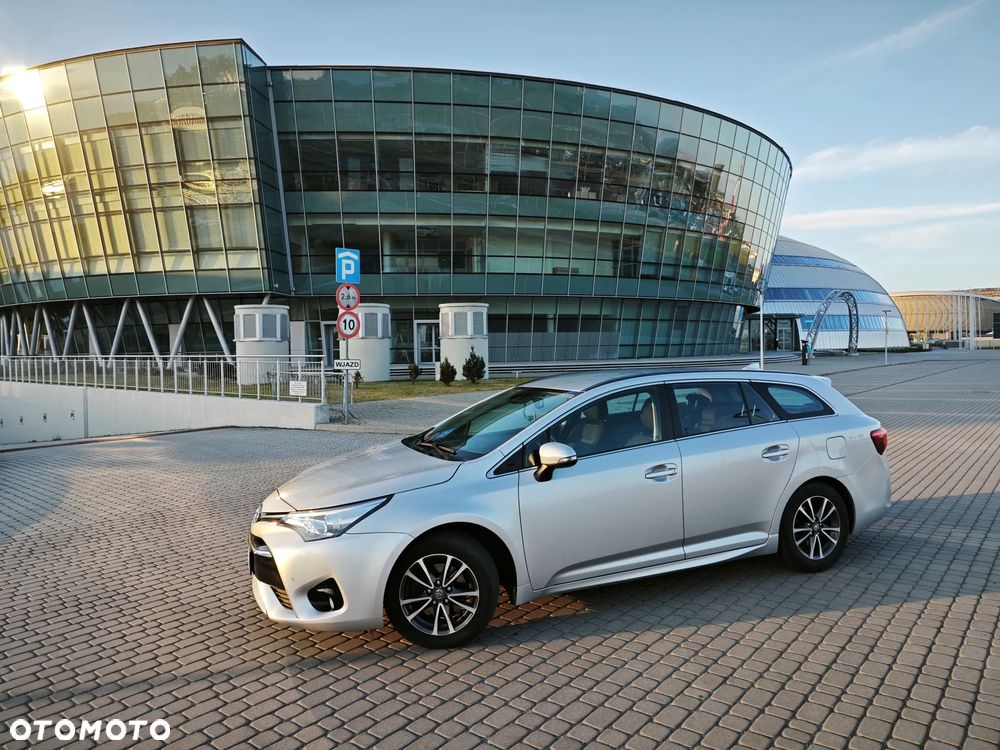 Toyota Avensis 1.8 Premium - 2