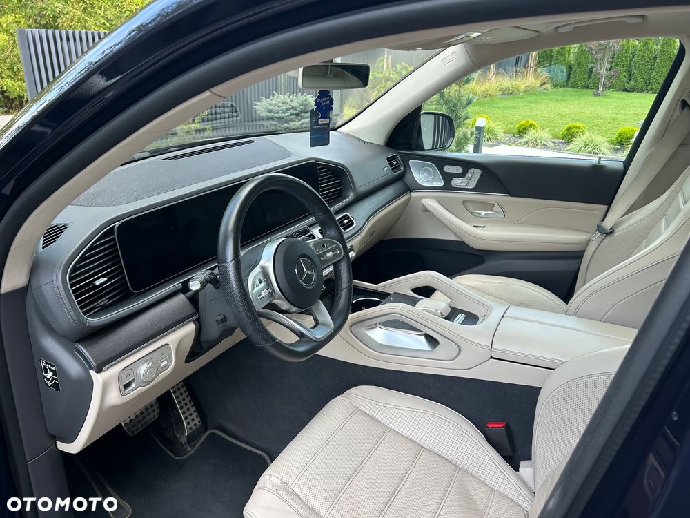 Mercedes-Benz GLS - 21