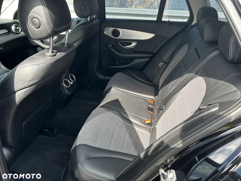 Mercedes-Benz Klasa C 220 d 4Matic 9G-TRONIC Avantgarde - 21