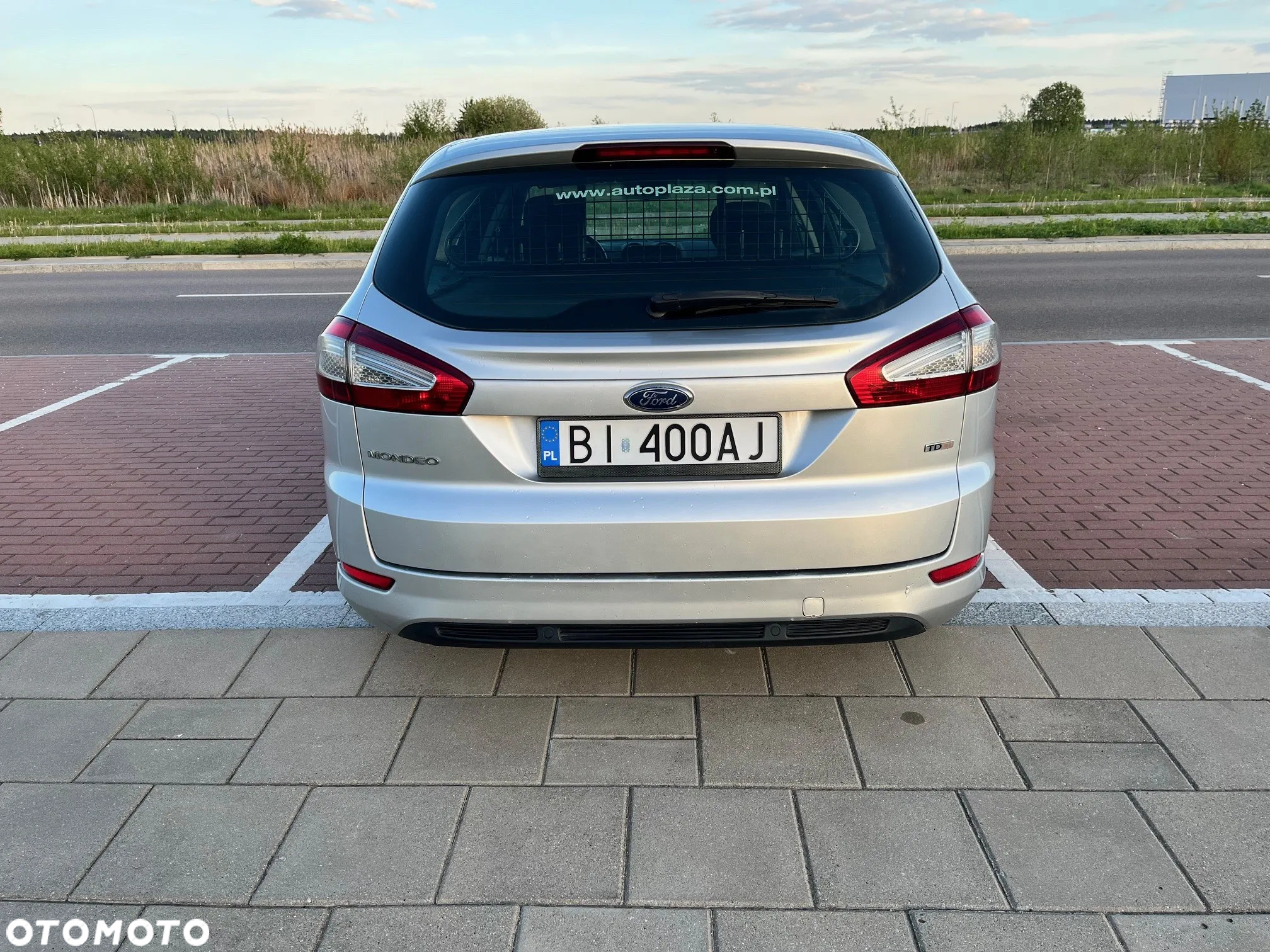 Ford Mondeo 2.0 TDCi Ambiente - 8