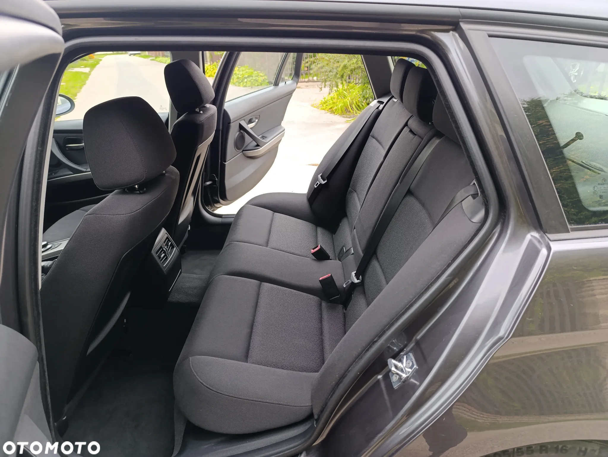 BMW Seria 3 318i Touring - 19