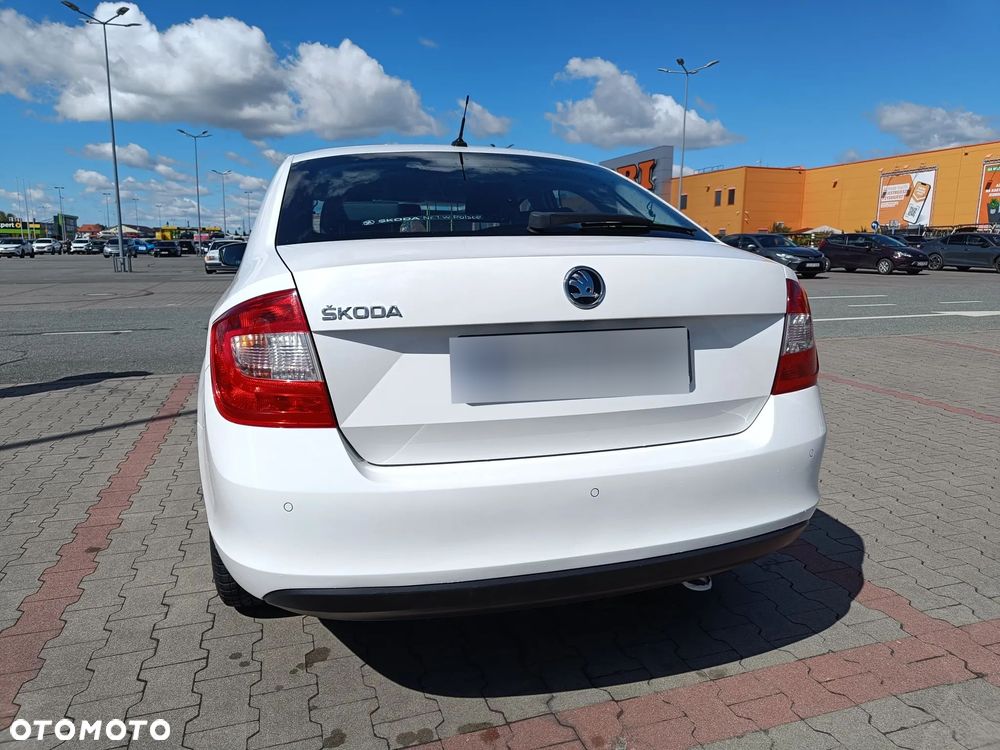 Skoda RAPID 1.2 TSI Ambition DSG - 9