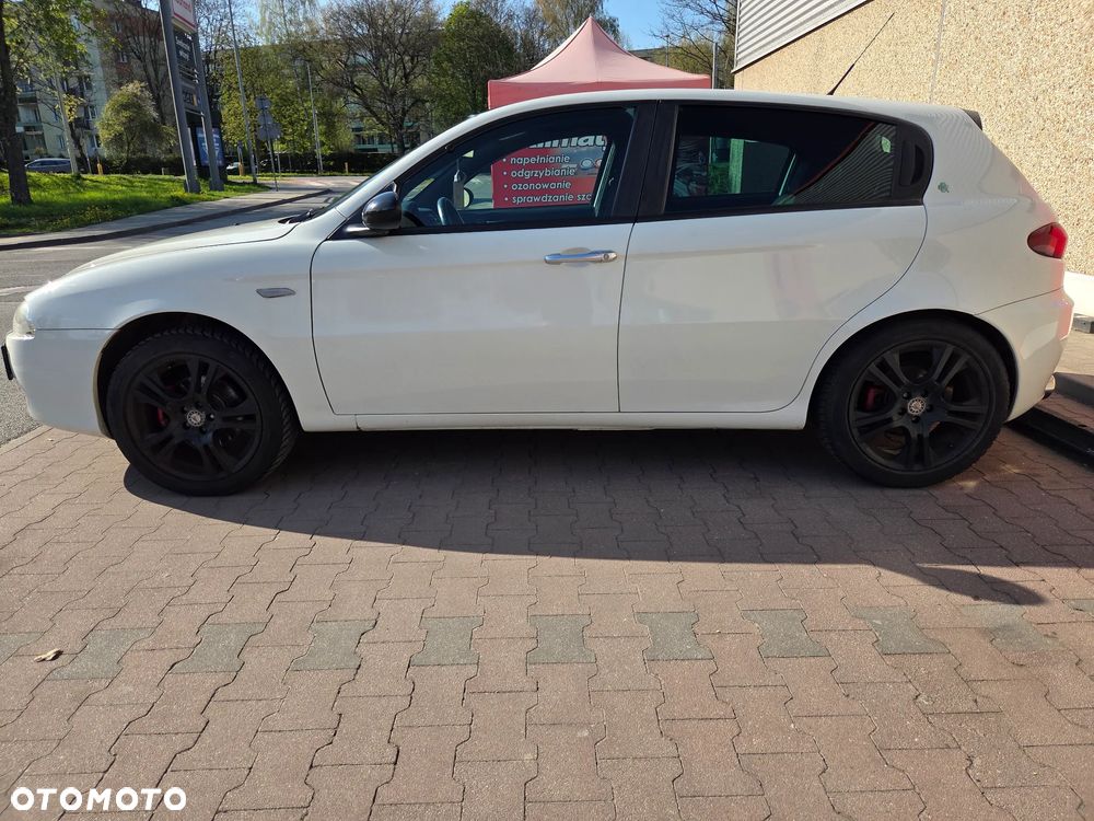 Alfa Romeo 147 1.6 Twin Spark Black Line - 2