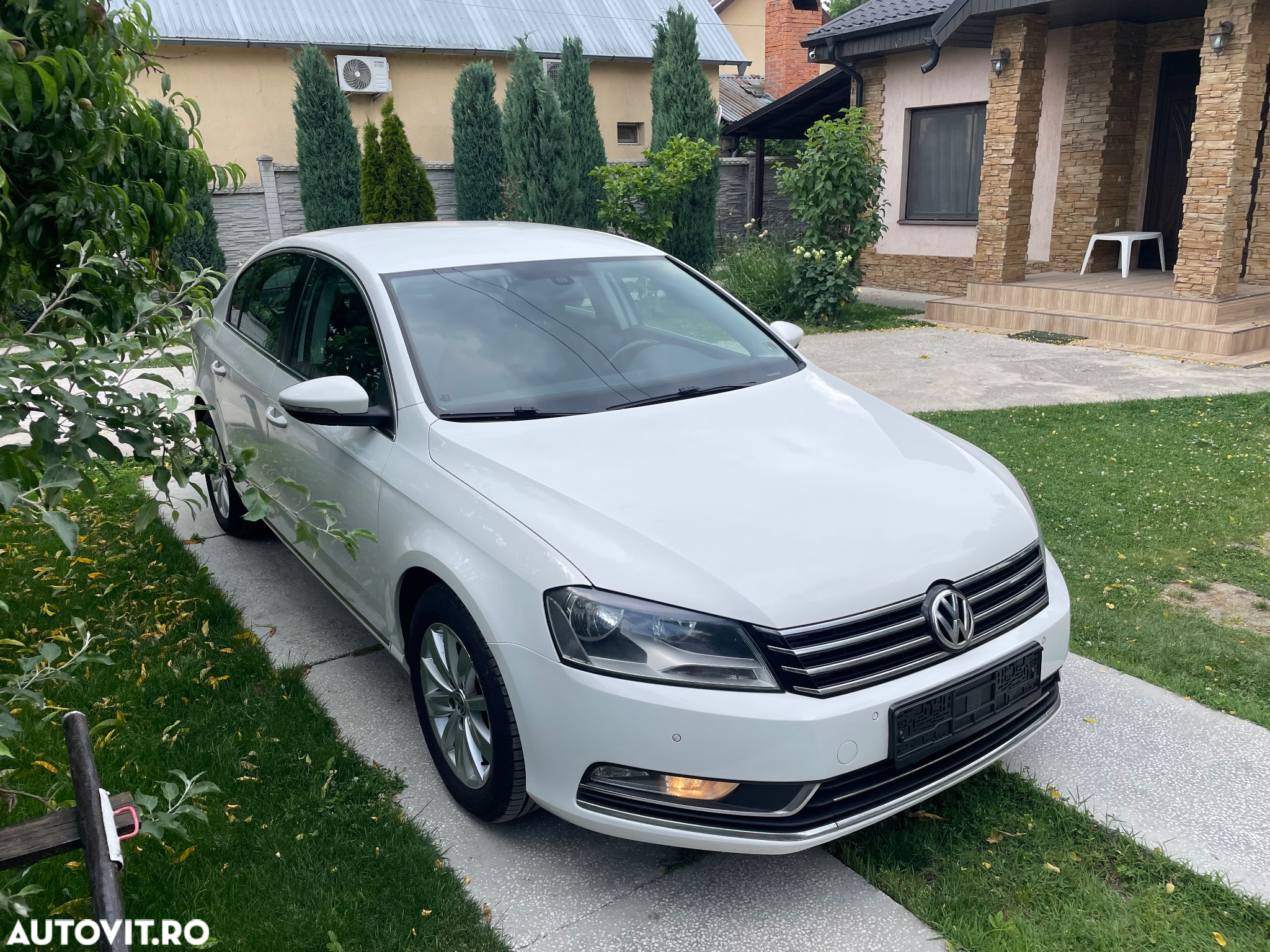Volkswagen Passat - 2