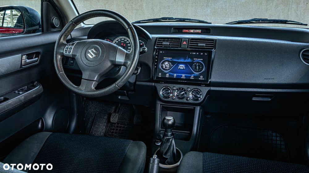 Suzuki Swift 1.3 Club - 3