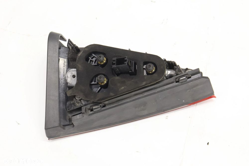 Skoda Superb III lampa tył prawa 3V9945308J lift - 3