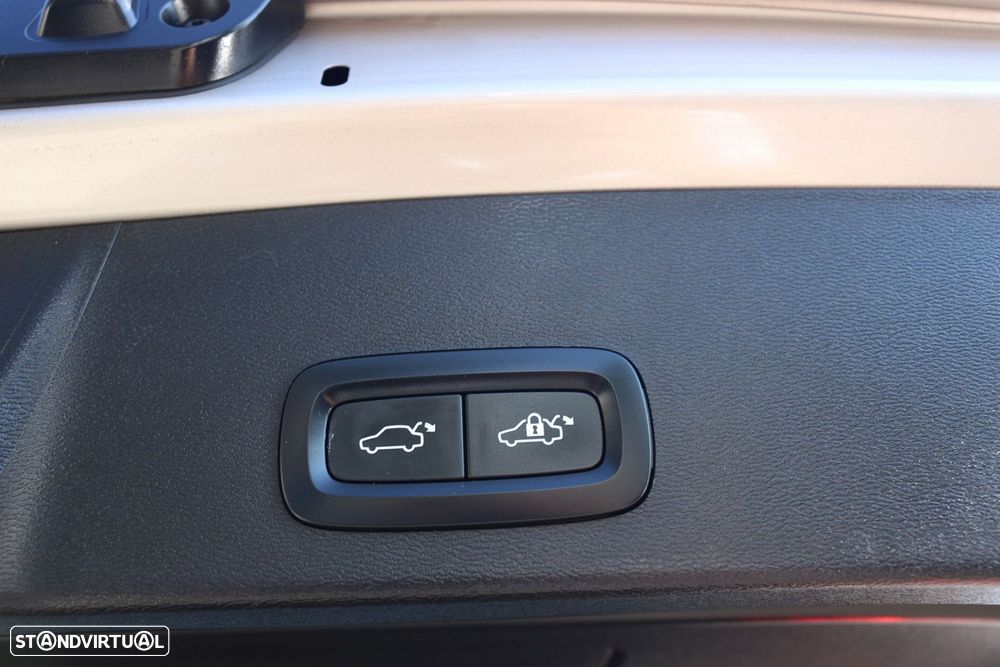 Volvo XC 40 1.5 T5 PHEV Core - 40