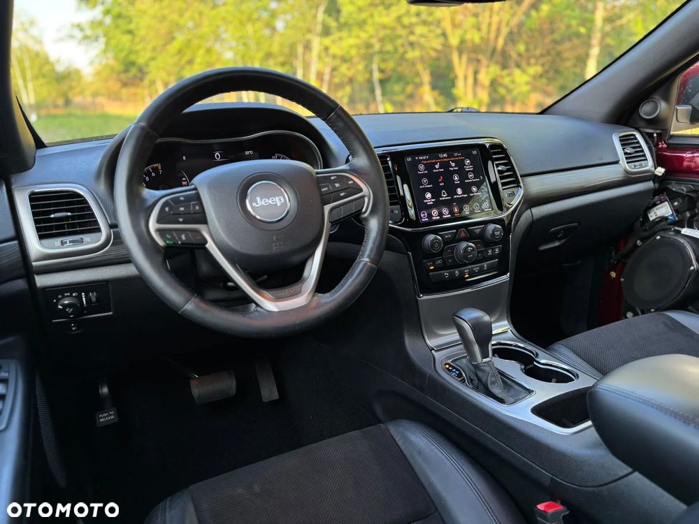 Jeep Grand Cherokee - 25