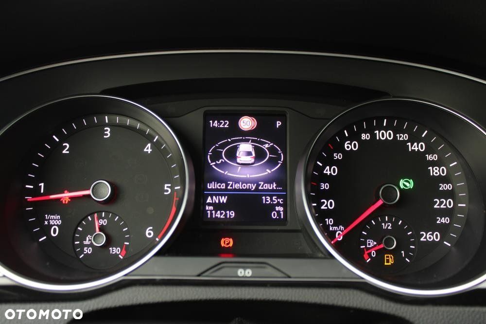 Volkswagen Passat - 15