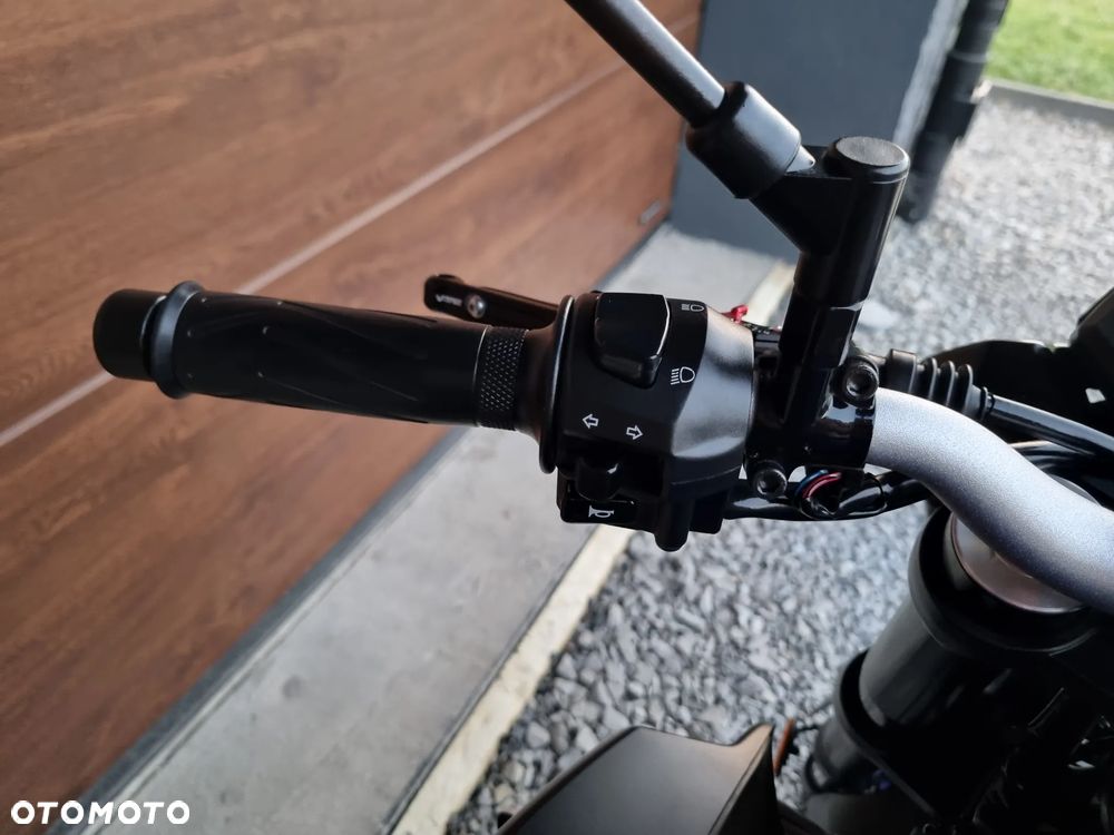 Yamaha MT - 9