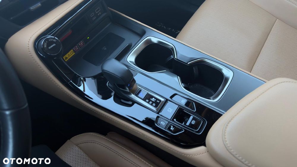 Lexus NX - 4