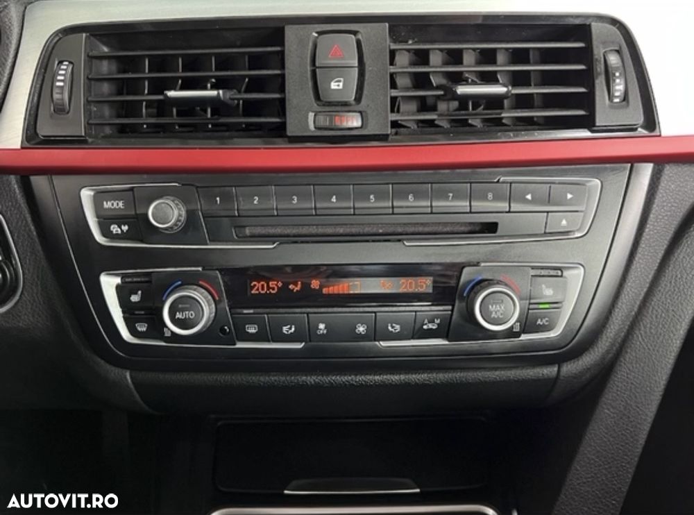 BMW Seria 3 318d Sport Line - 31