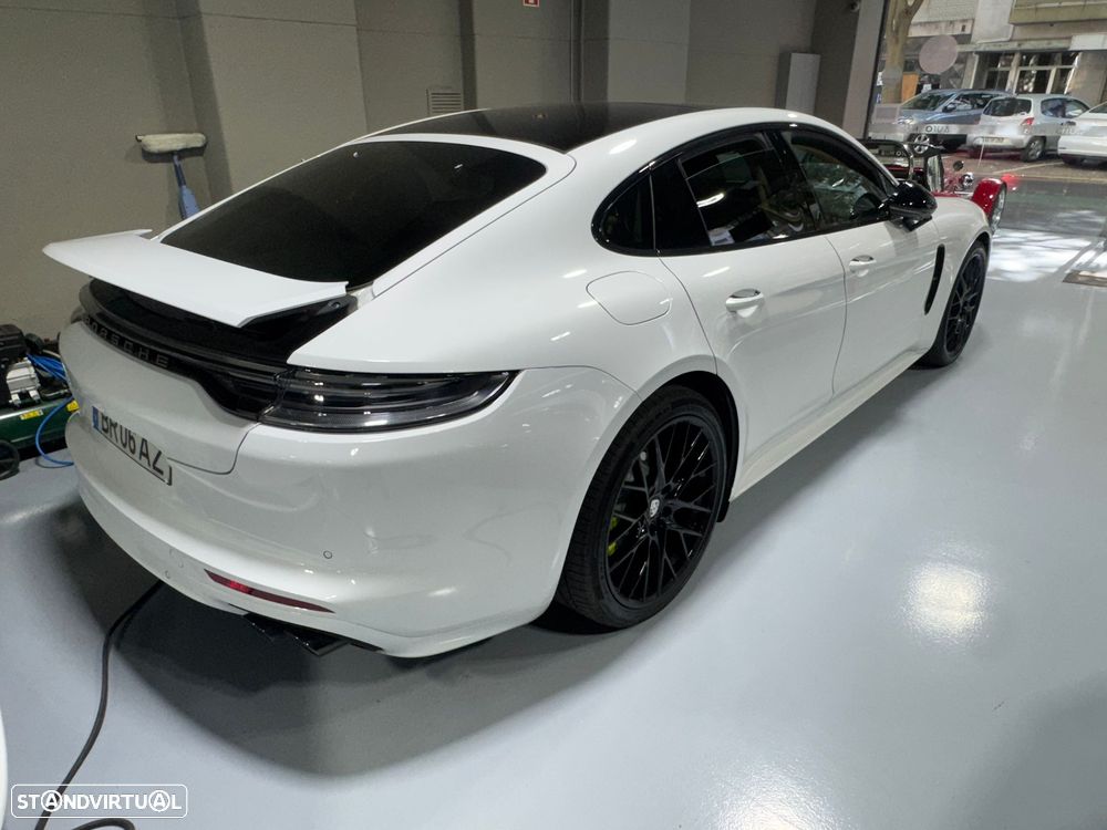Porsche Panamera 4 E-Hybrid Platinum Edition - 10