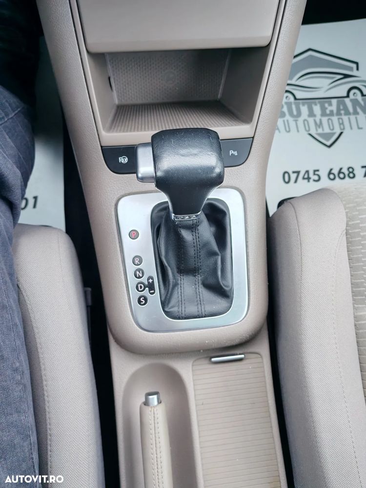 Volkswagen Golf Plus 2.0 TDI DSG Comfortline - 20