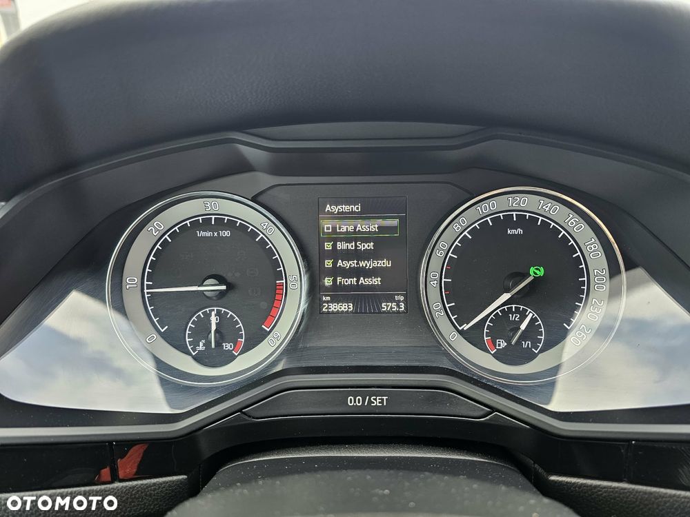 Skoda Superb 2.0 TDI 4x4 L&K DSG - 40