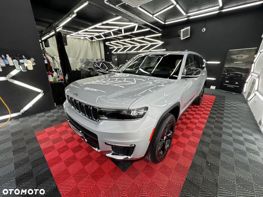 Jeep Grand Cherokee - 30