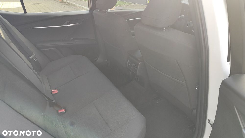 Toyota Camry - 16