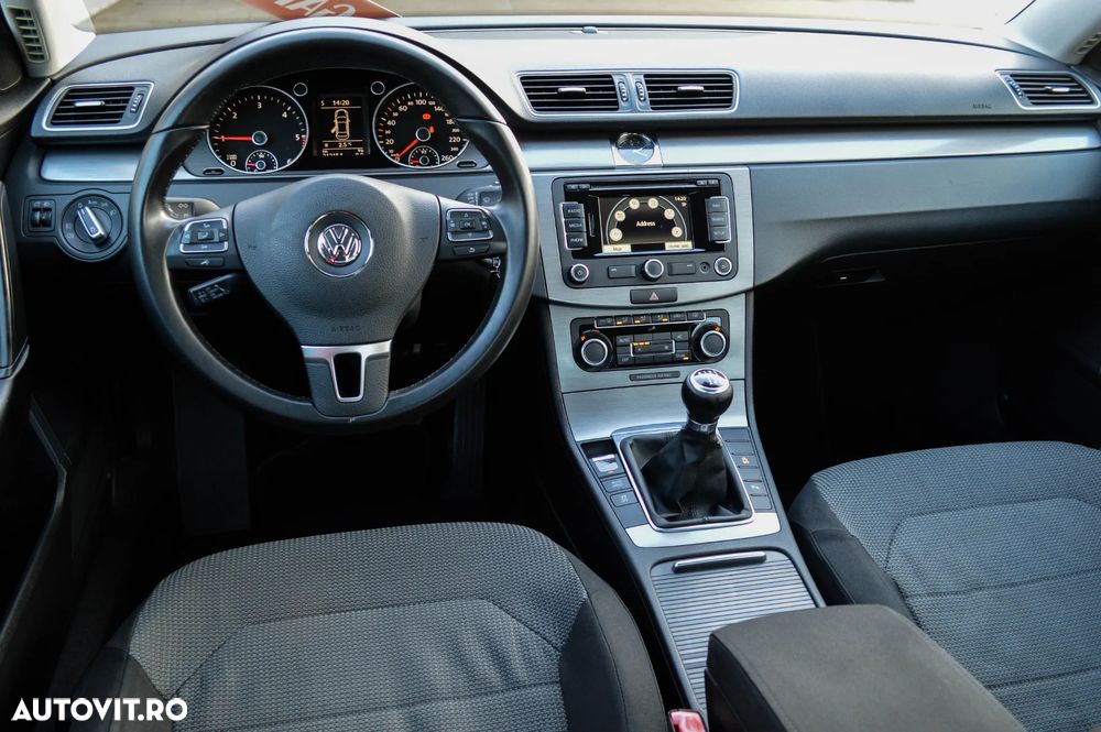 Volkswagen Passat 2.0 Blue TDI SCR Comfortline - 25