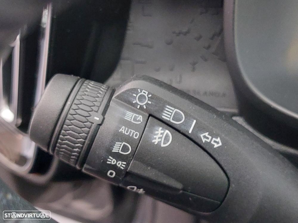 Volvo XC 40 1.5 T5 PHEV Momentum Plus - 30