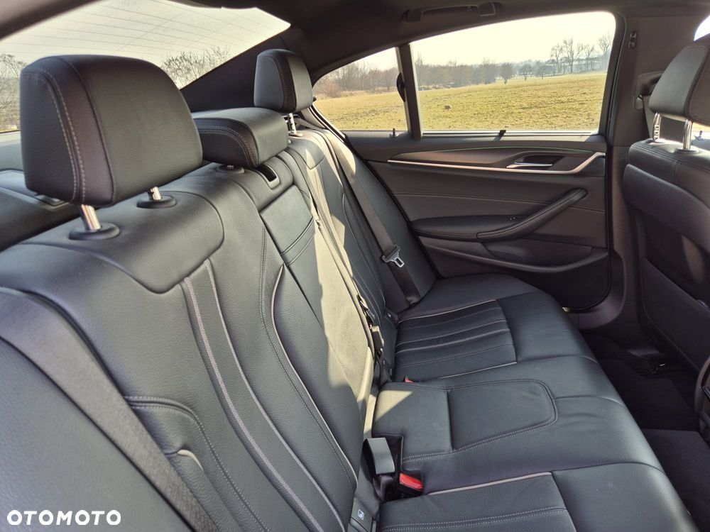 BMW Seria 5 520i M Sport Edition - 8