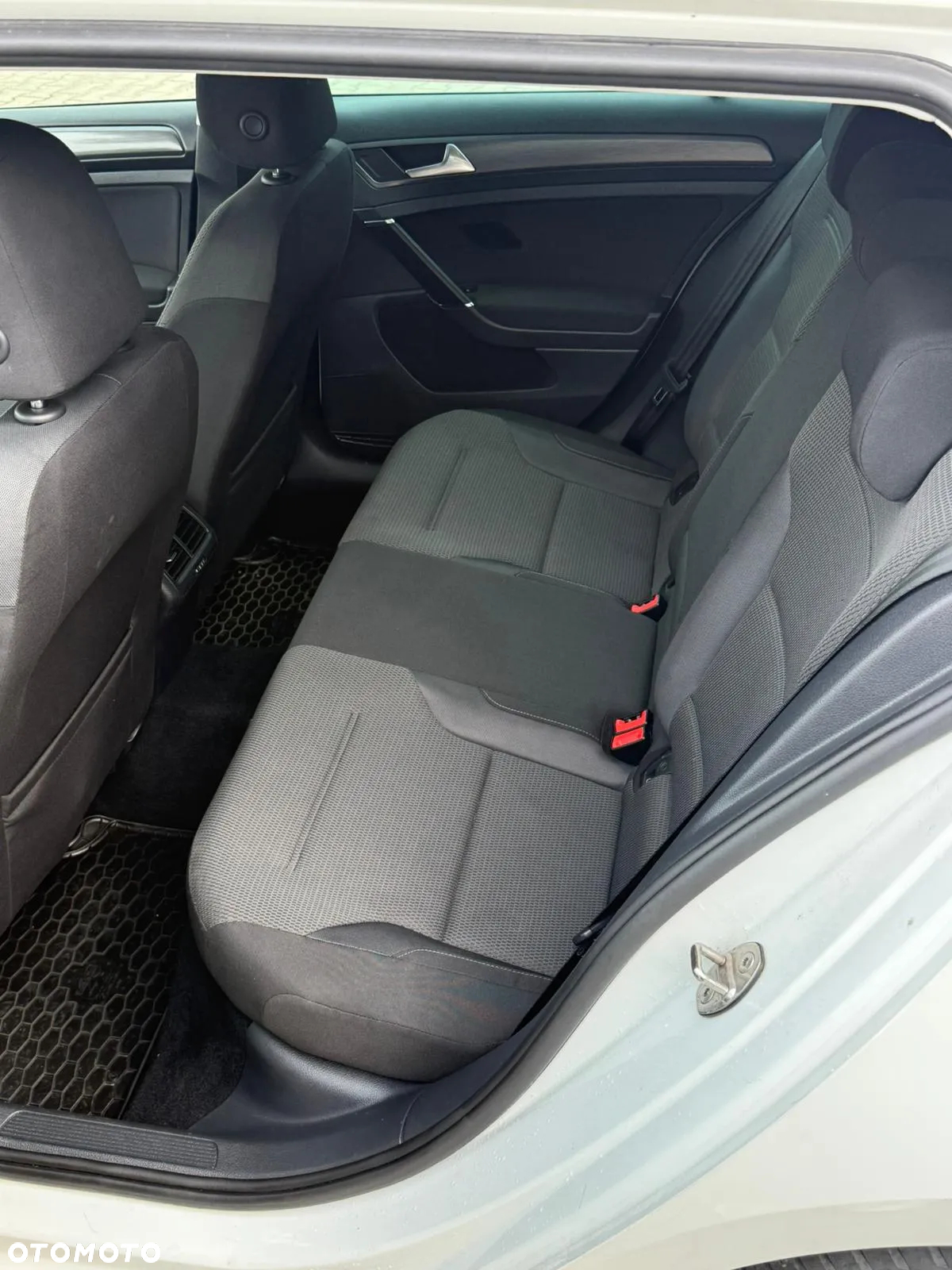 Volkswagen Golf VII 1.6 TDI BMT Comfortline - 16