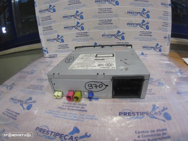 Radios 5G0035846A 5G0035846A VW GOLF 7 5G FASE 1 2014 1.6TDI 105CV 5P CINZA RATO ORIGINAL ZR_STDNAV Apoio Danificado VW GOLF 7 2013 2.0TDI 184CV 5P PRETO - 3