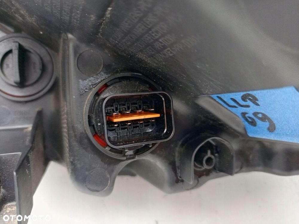 SSANGYONG KORANDO IV 19- LAMPA LED PRZEDNIA PRAWA PRAWY PRZÓD 8310237101 ÷ - 9