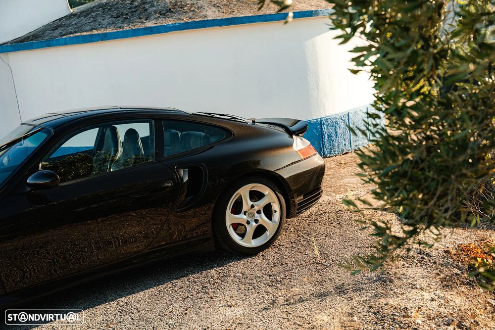 Porsche 911 (996) Turbo - 7