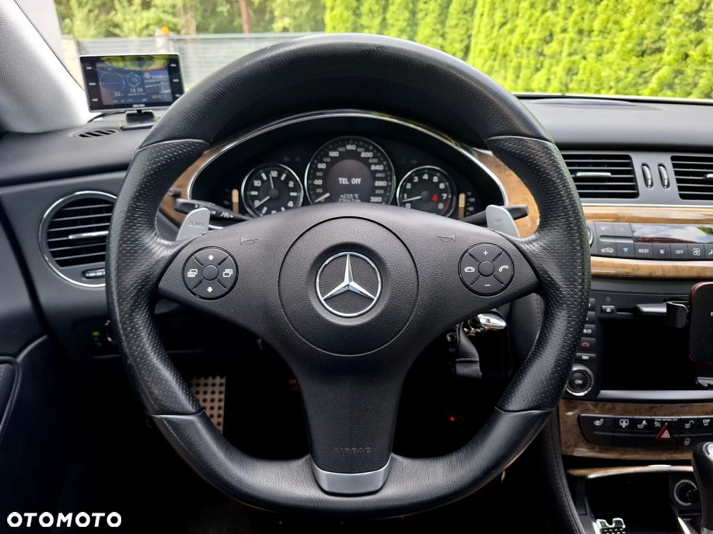 Mercedes-Benz CLS 63 AMG 7G-TRONIC - 22