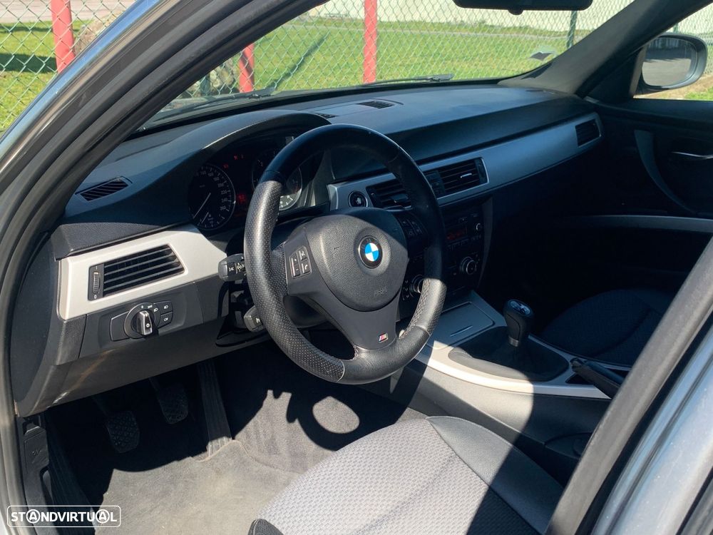 BMW 318 d Pack M - 9