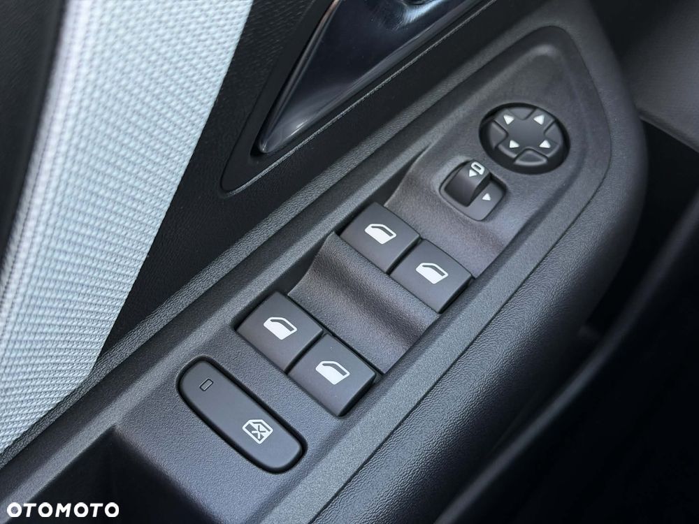 Citroën C4X 1.2 mHEV Max eDCT6 - 17