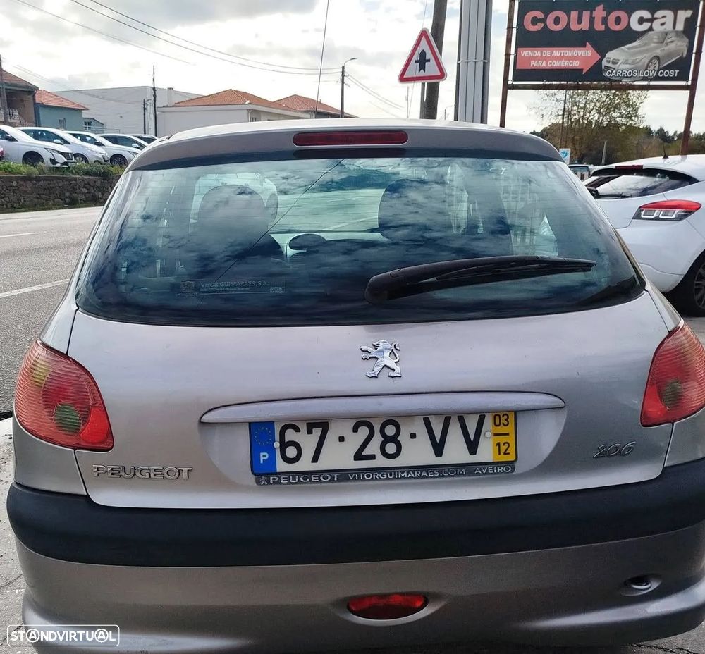 Peugeot 206 1.1 Color Line - 3