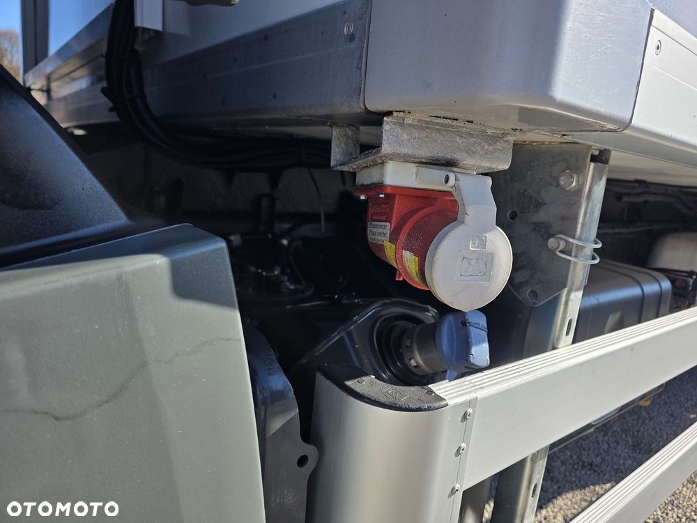 Mercedes-Benz ANTOS 1827 CHŁODNIA   2,55 WYSOKA CARRIER 550 - 29