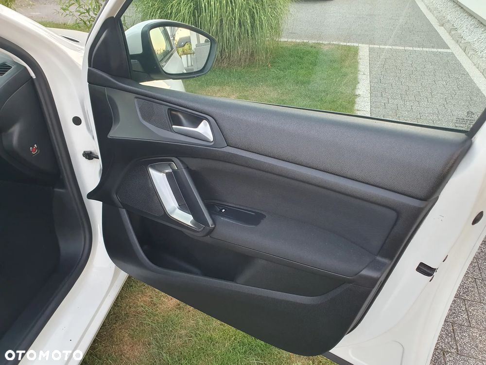 Peugeot 308 1.6 BlueHDi Allure S&S - 14