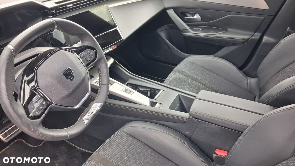 Peugeot 408 HYBRID 136 e-DSC6 GT - 14