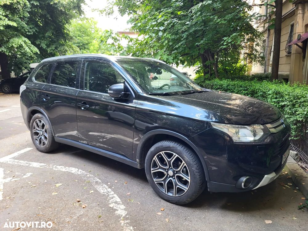 Mitsubishi Outlander - 1
