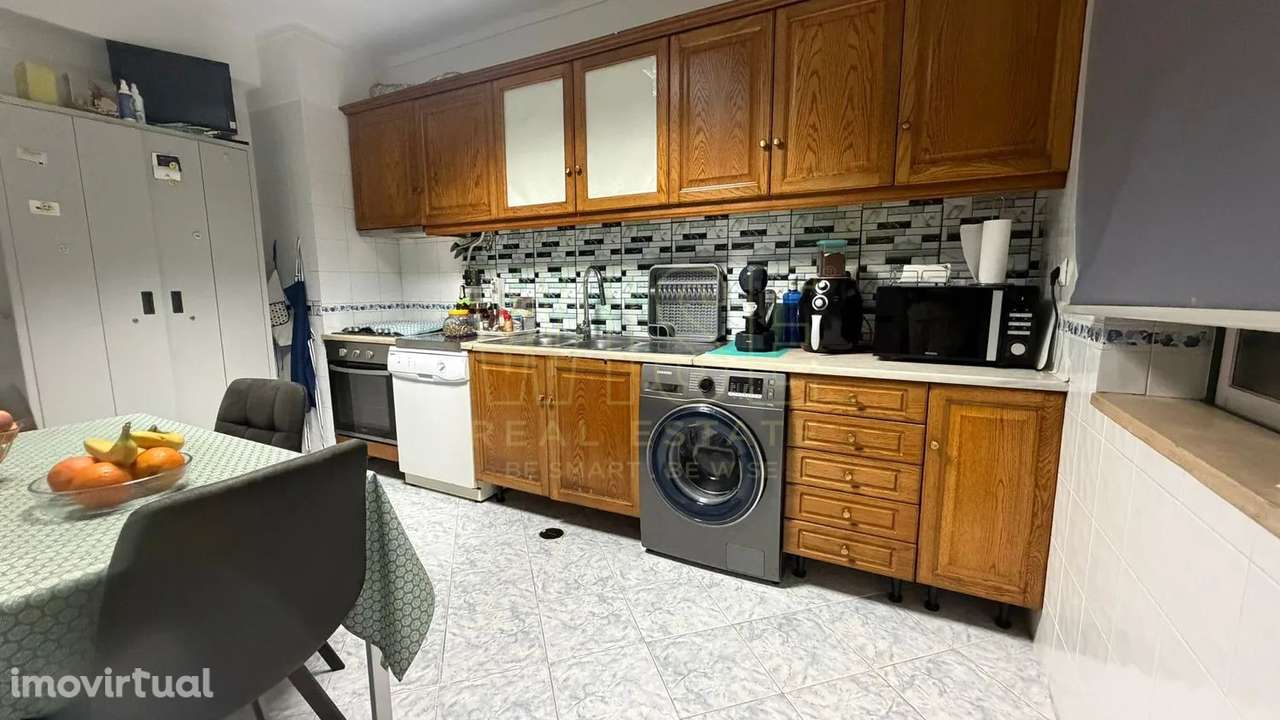 Apartamento T3 com  Garagem e Arrumo no Centro da Lousã - Grande imagem: 3/17