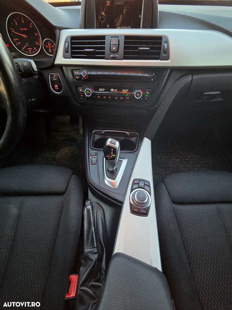 BMW Seria 3 320d Sport-Aut. - 8