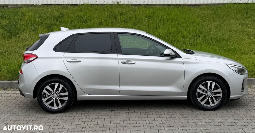 Hyundai i30 1.6 CRDI Premium - 25