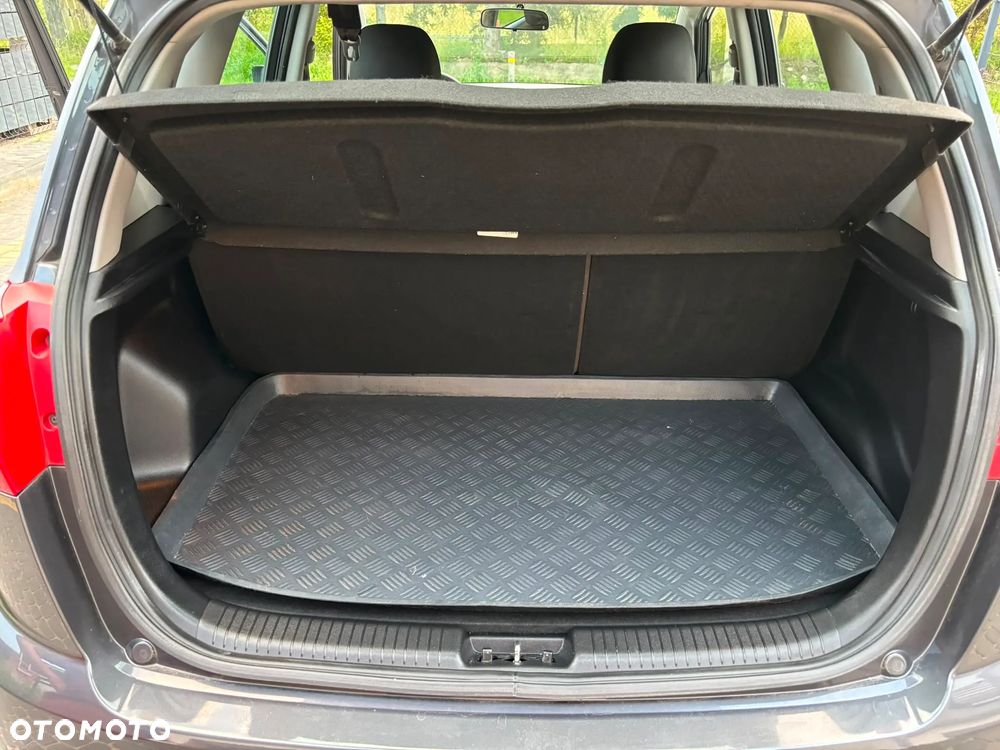 Kia Venga 1.4 M - 10