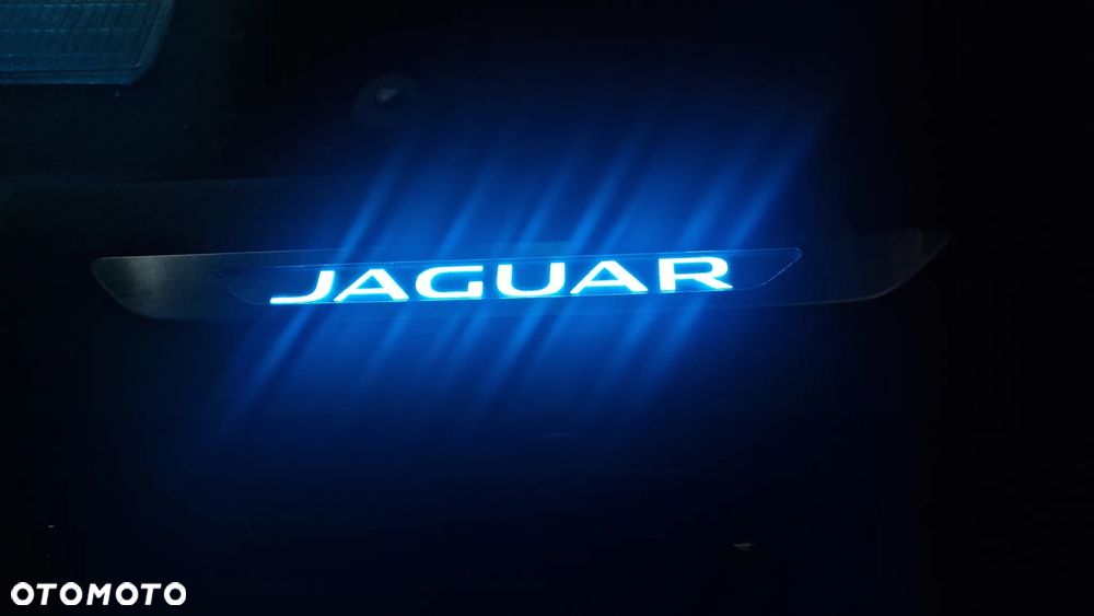 Jaguar F-Pace - 40