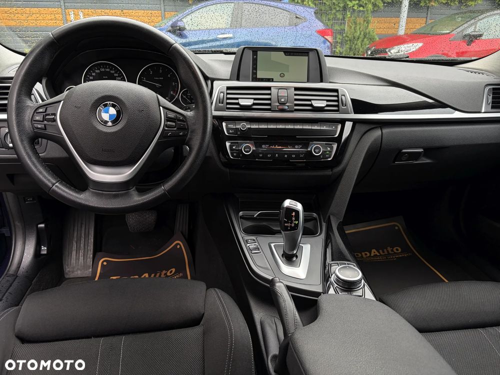 BMW Seria 3 320d Sport Line - 33